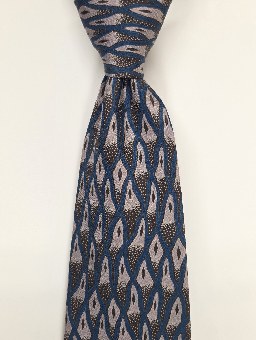 Vintage Giorgio Armani Cravatte Tie Blue Gray Abstract 100% Silk Italy